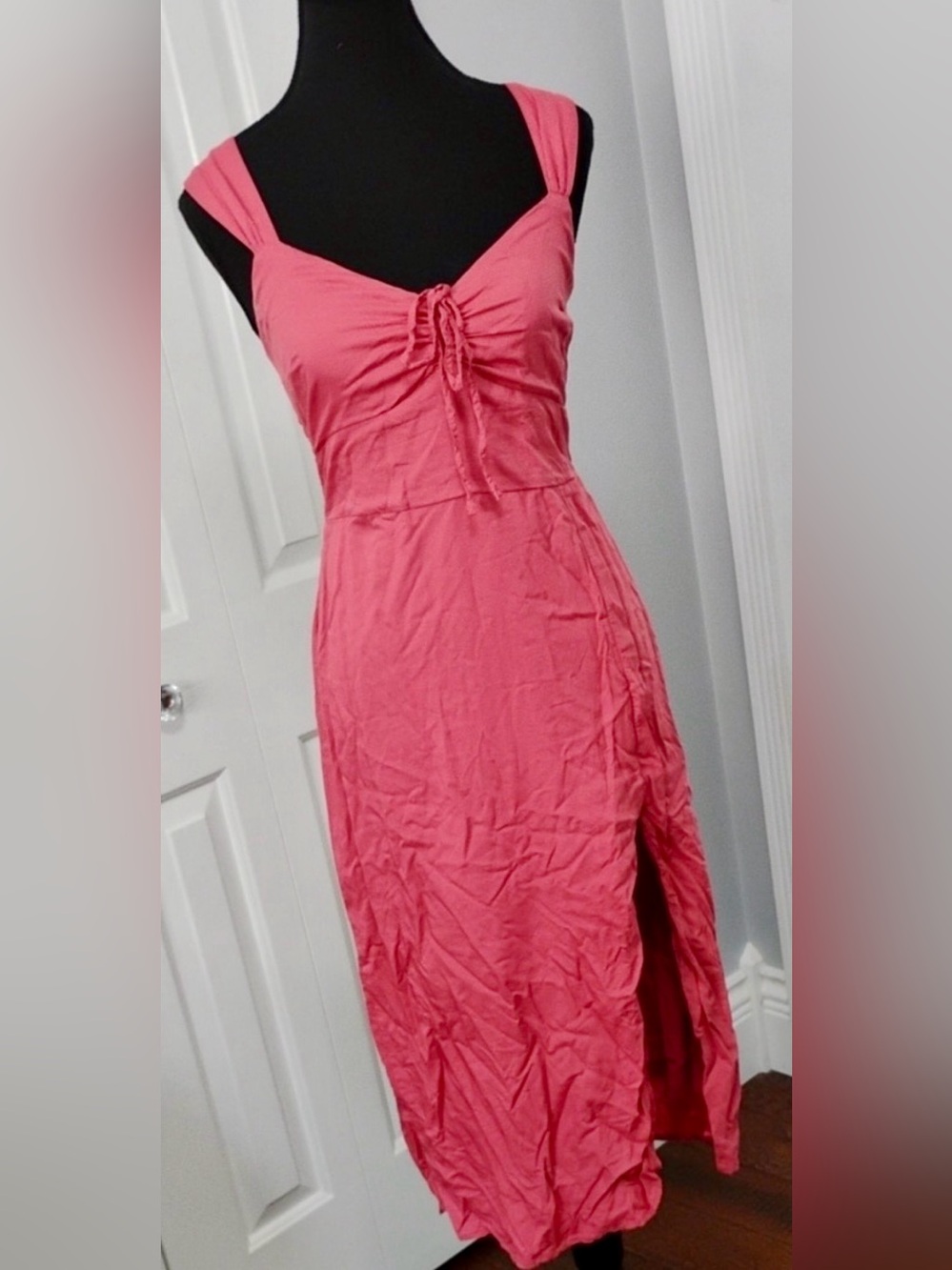 ABERCROMBIE & FITCH - ROSE PINK MIDI DRESS W TIED FRONT AND SLIT IN THE LEG